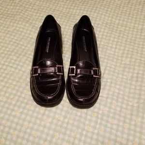 Black dress shoes